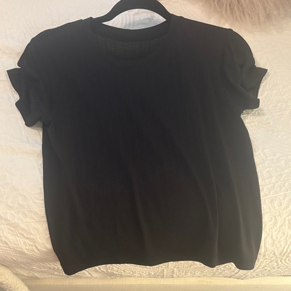 LULULEMON CROP TEE